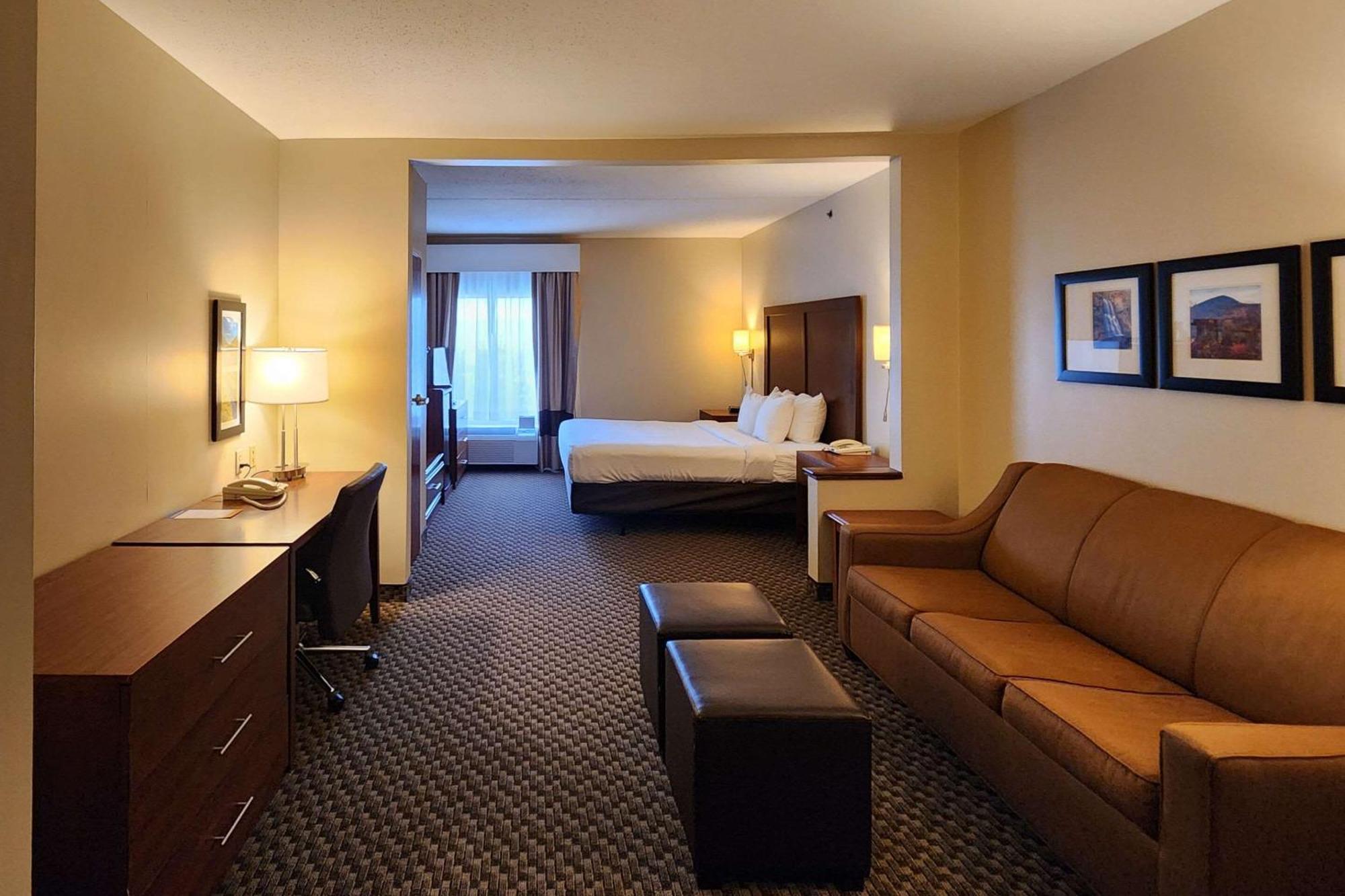 Comfort Inn & Suites Mount Pocono Exterior photo