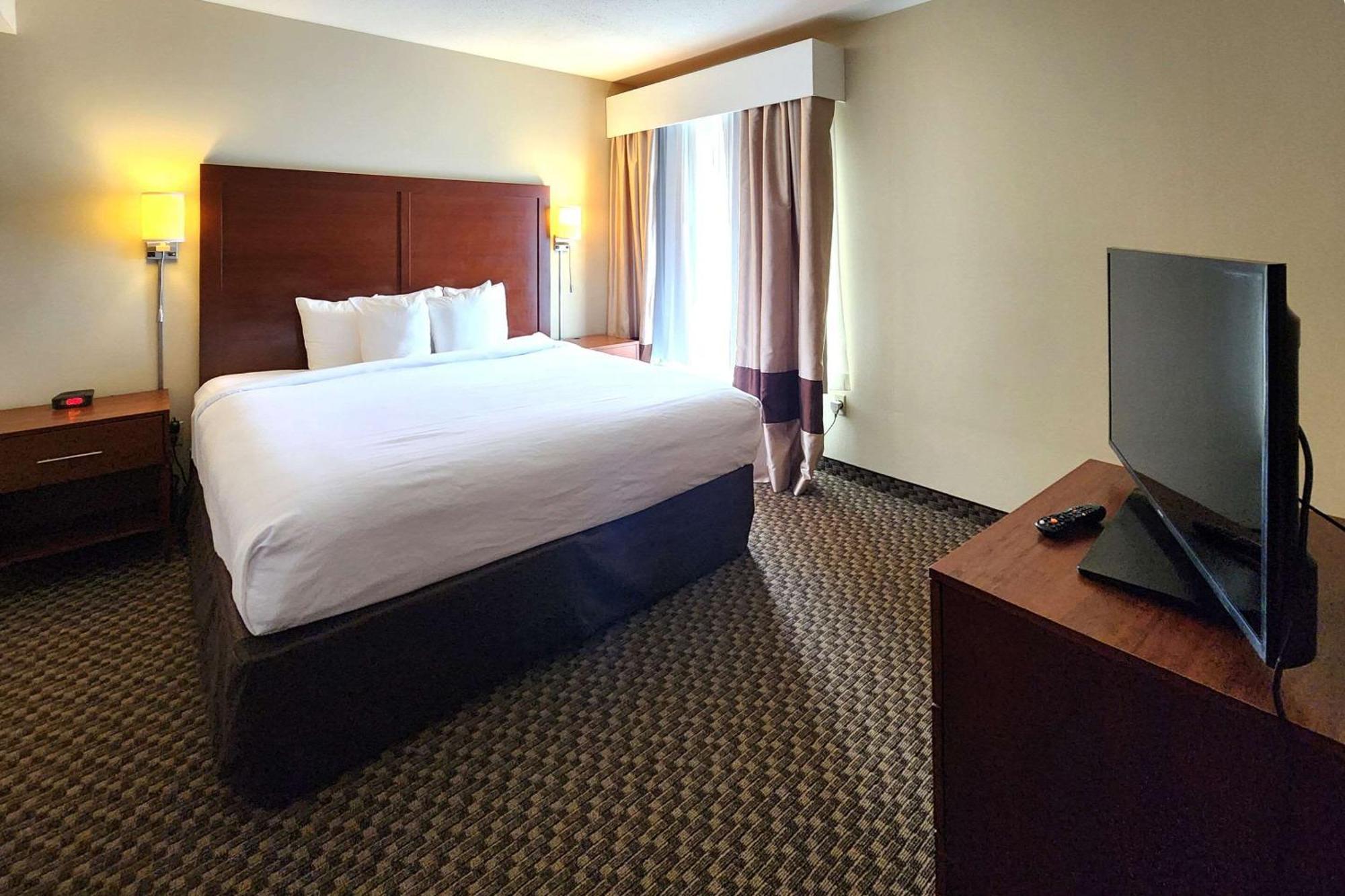 Comfort Inn & Suites Mount Pocono Exterior photo
