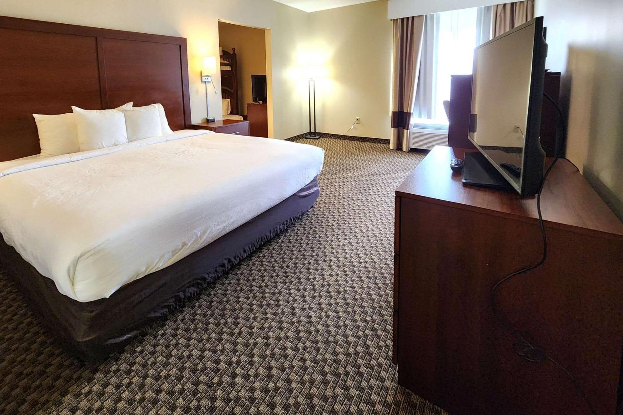 Comfort Inn & Suites Mount Pocono Exterior photo